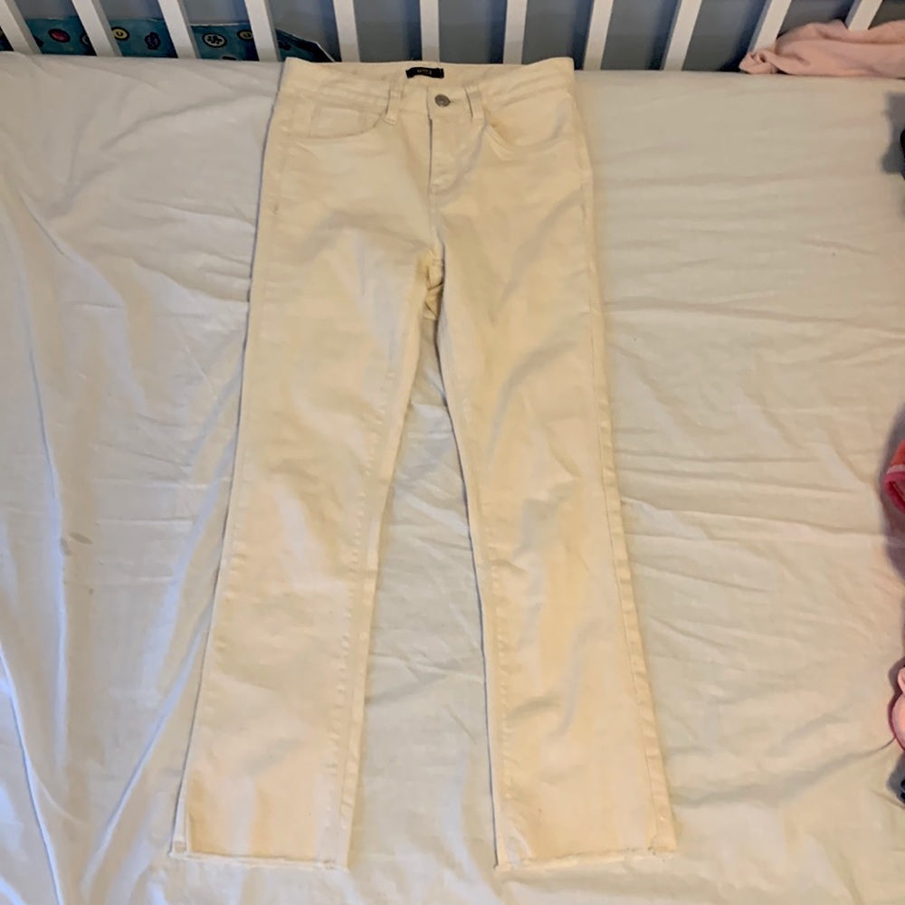 White/beige jeans